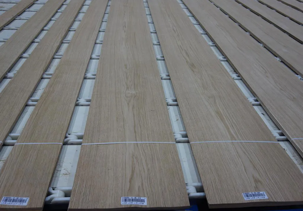 0,9mm Eiche Furnier Stammware