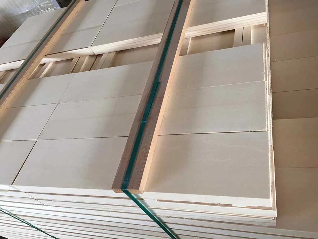 42x160mm Fichte astfrei  Zimmert&uuml;rfriese