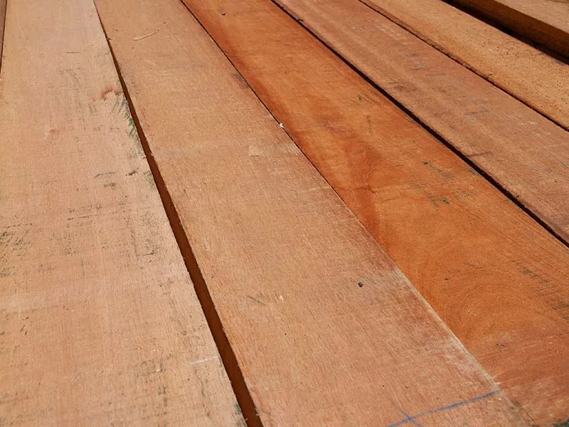 105mm Dark Red Meranti KD,paral. bes&auml;umt